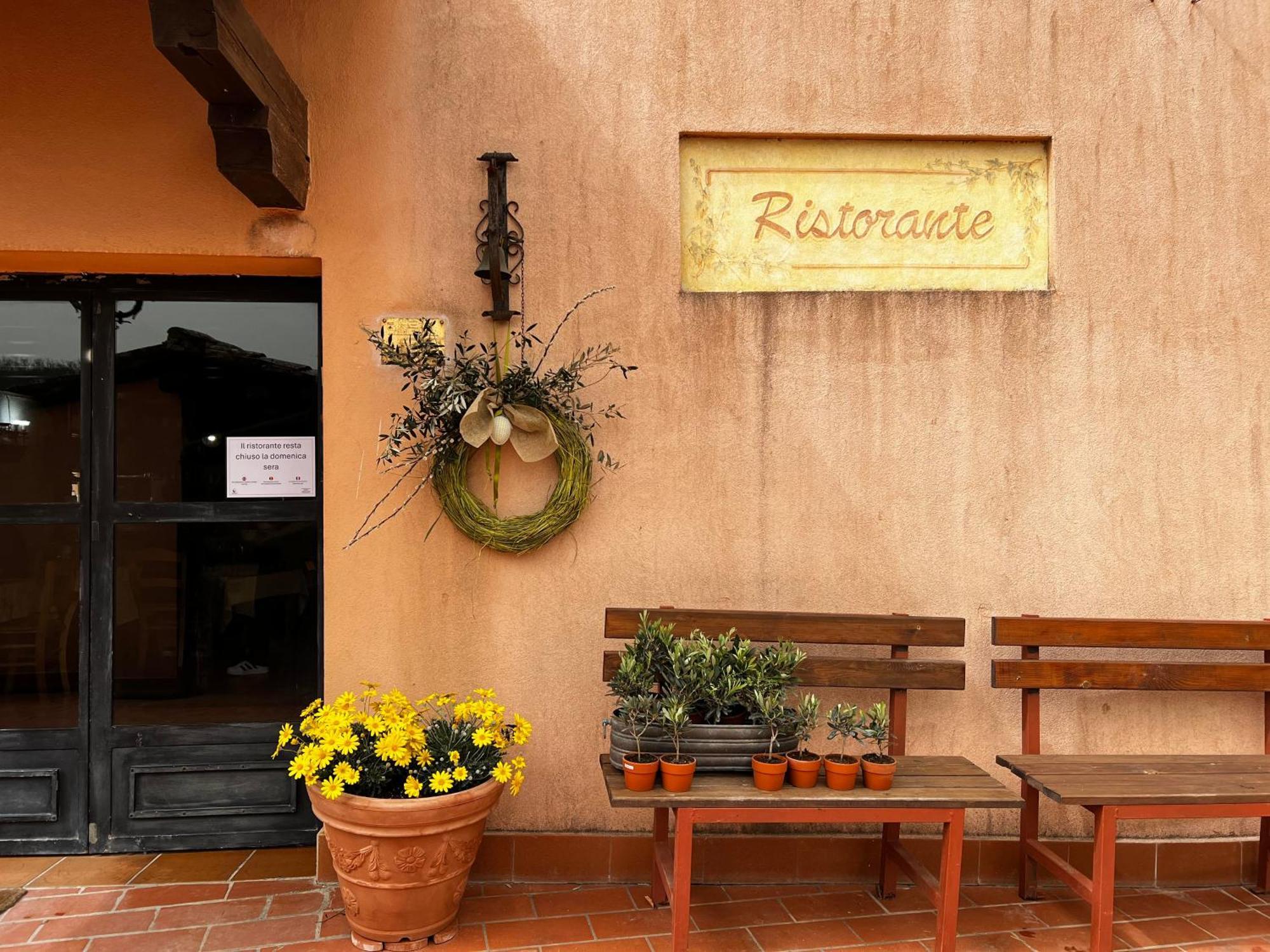 Agriturismo La Cerbana Palaia Exterior photo